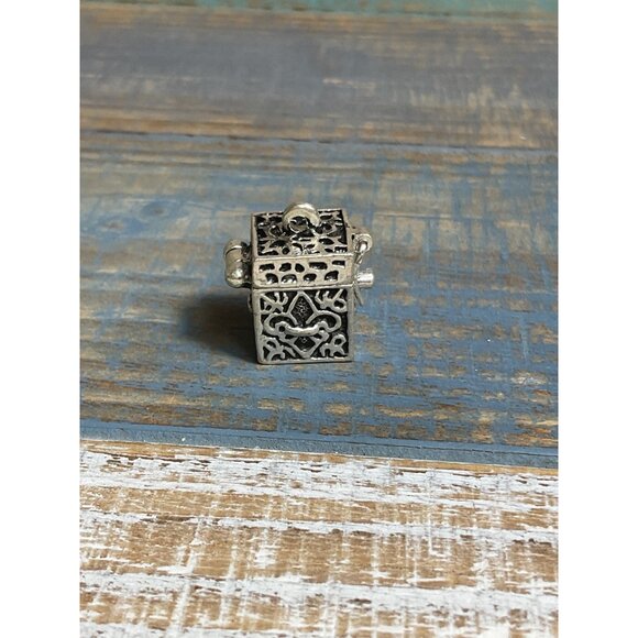 Antique Style Silver Tone Filigree Locket Pendant Prayer Box With Hinged Lid - Picture 5 of 7